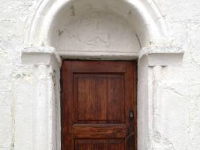 Bilde til punkt 8 Guds Lam over døra